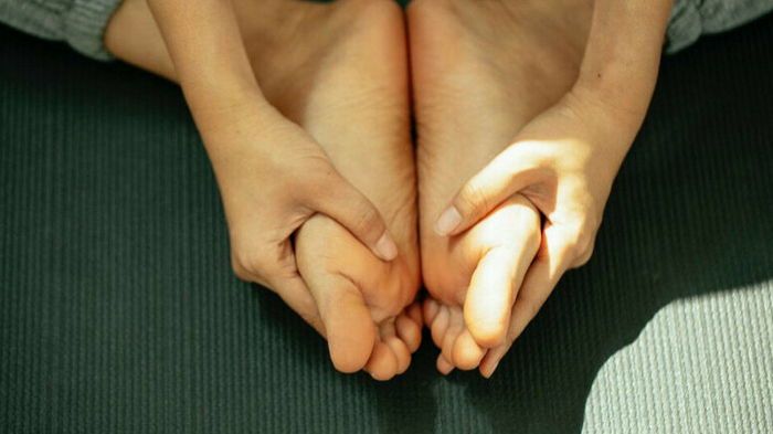 3 странных признака на стопах, которые врач просит не игнорировать 3 странных признака на стопах, которые врач просит не игнорировать