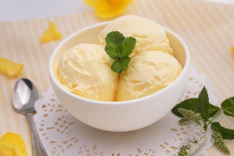 Лимонное мороженое из 3 ингредиентов своими руками Лимонное мороженое из 3 ингредиентов своими руками