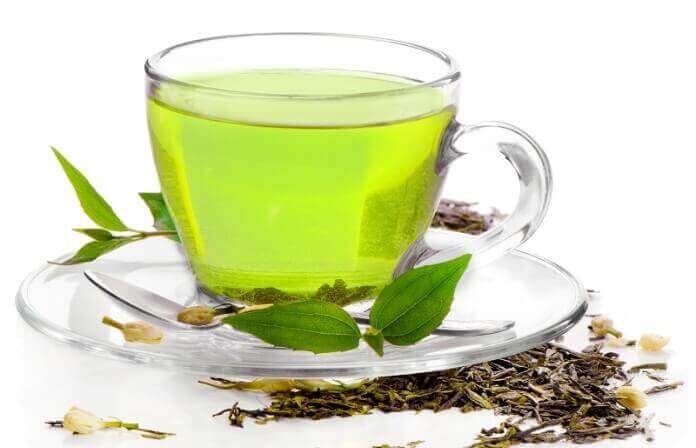 Чому кажуть, що не можна пити зелений чай після їжі