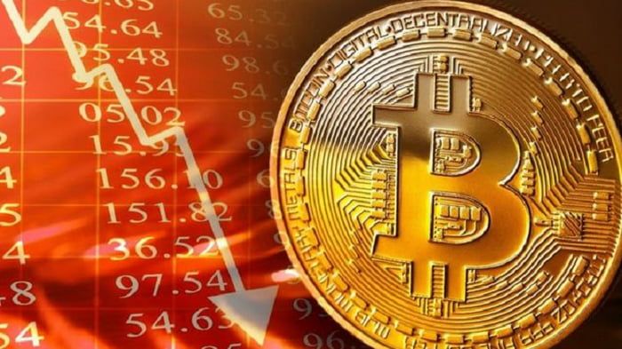 Курс биткоина может упасть до $8 тыс — миллиардер Питер Шифф