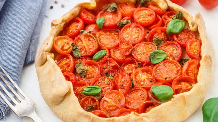 Готовим галету с помидорами и моцареллой Готовим галету с помидорами и моцареллой