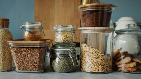 Профилактика жучков на кухне: как хранить крупу