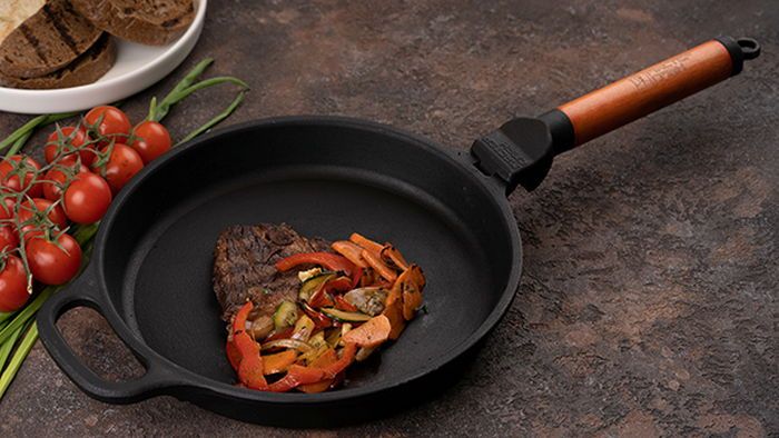 7 мифов о чугунных сковородах, в которые многие продолжают верить 7 мифов о чугунных сковородах, в которые многие продолжают верить