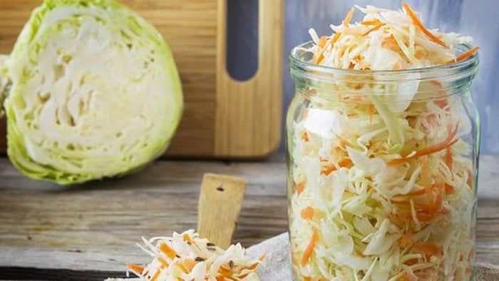 Как приготовить квашеную капусту в банке Как приготовить квашеную капусту в банке