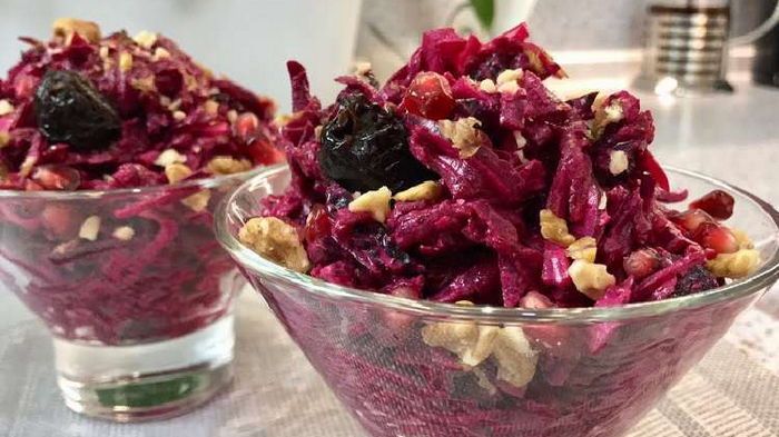 Пиковая дама: один из самых вкусных свекольных салатов