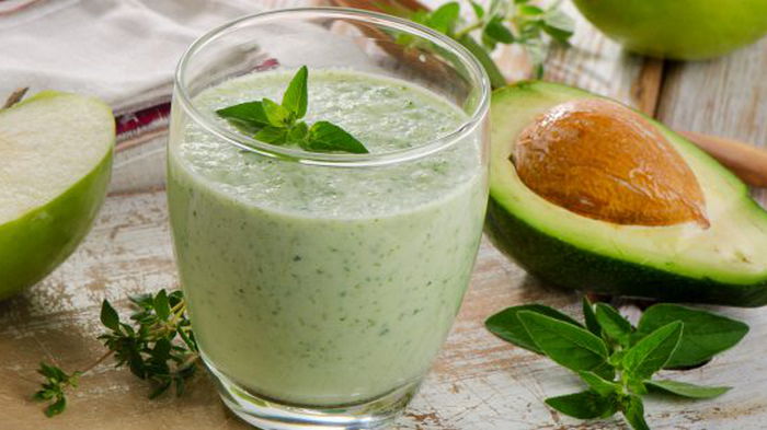 Смузи из ананаса и авокадо