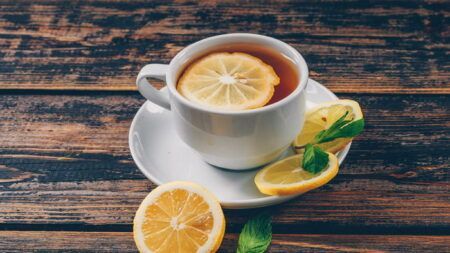 5 причин добавлять лимон в черный чай