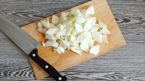 Ошибки при выборе, нарезке и приготовлении лука на сковороде Ошибки при выборе, нарезке и приготовлении лука на сковороде