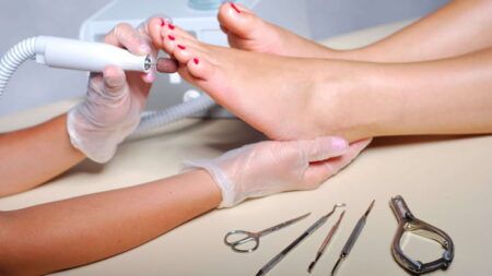 Лечебный педикюр: показания и преимущества процедуры