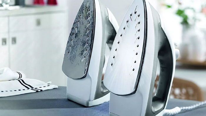 Как быстро очистить подошву утюга: понадобятся простые средства