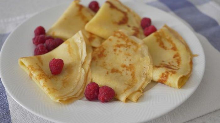 Готовим кружевные блинчики из манной каши: простая вкуснятина за копейки