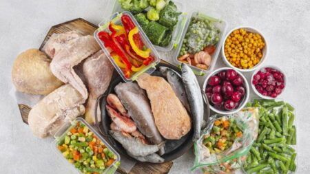 Сколько можно хранить разные продукты в морозилке: проверьте свои запасы