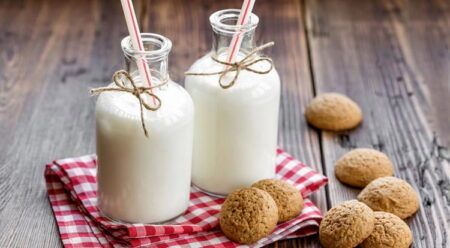 Какой кефир лучше никогда не покупать, и кому он строго противопоказан