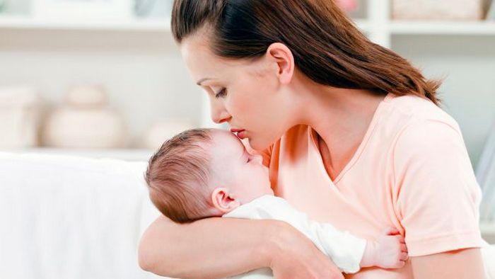 Как сделать, чтобы маленький ребенок спал всю ночь: лайфхак от французов