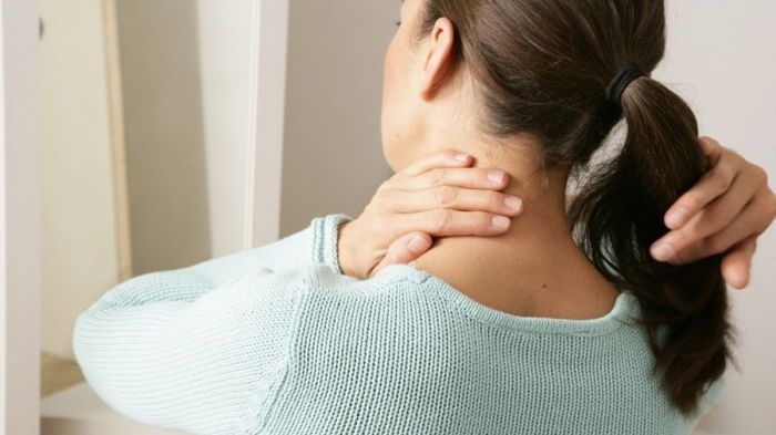 2 движения: как за 2 минуты снять напряжение в шее 2 движения: как за 2 минуты снять напряжение в шее