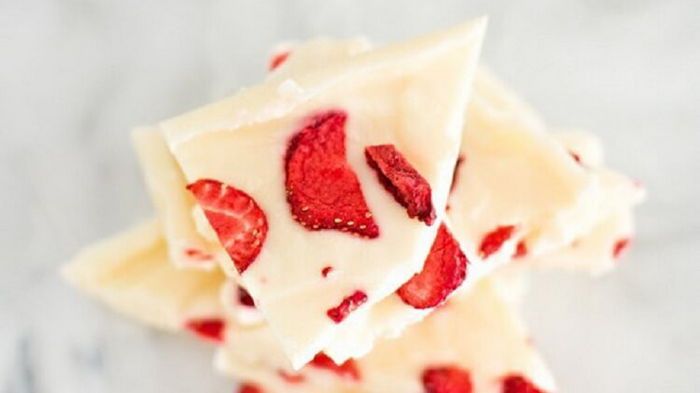 Как сделать вкуснейшие конфеты-плитки из йогурта Как сделать вкуснейшие конфеты-плитки из йогурта