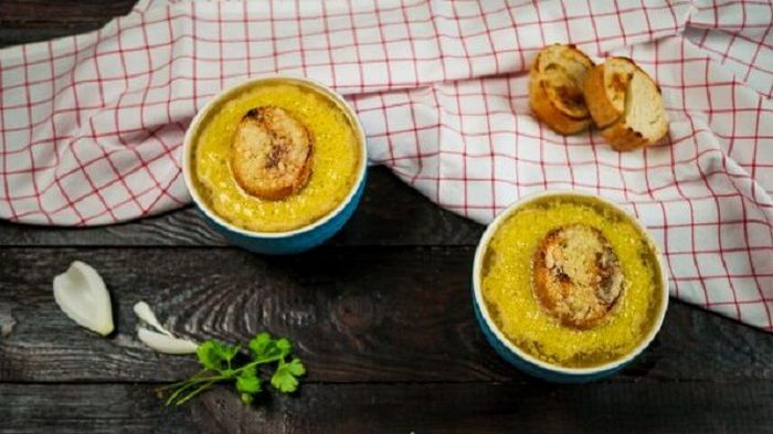 Как приготовить французский луковый суп Как приготовить французский луковый суп