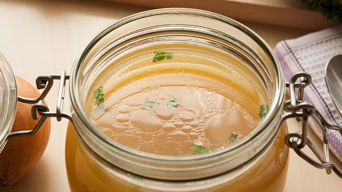 Почему костный бульон надо пить как можно чаще