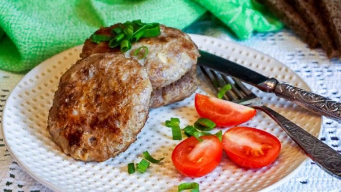Сочные котлеты на сковороде: бесценные советы по приготовлению Сочные котлеты на сковороде: бесценные советы по приготовлению