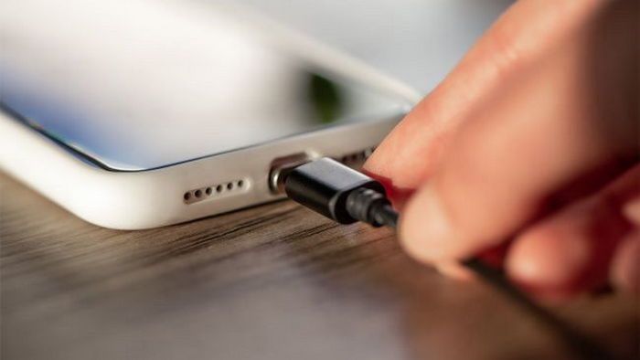 Как зарядить смартфон вдвое быстрее