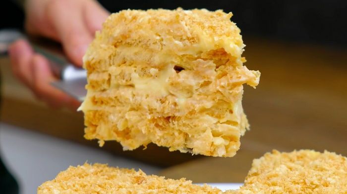 Наполеон без выпечки за 20 минут: простой рецепт (видео)