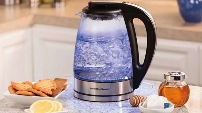 Простой трюк с электрическим чайником сэкономит десятки киловатт