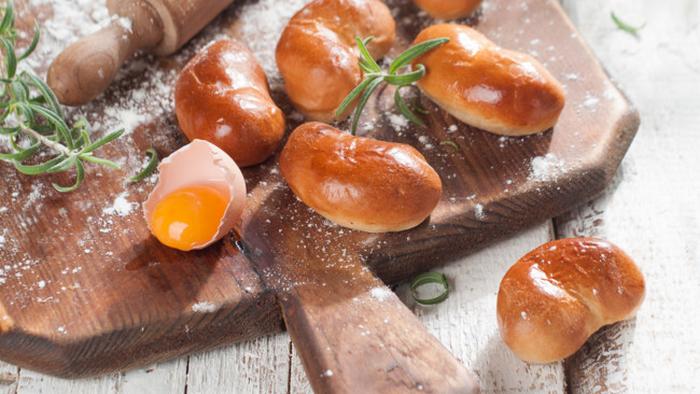 Рецепт пирожков с печенью и зеленым горошком в хлебопечке