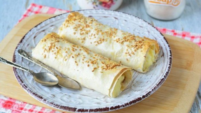 Рулет из лаваша с творогом и изюмом