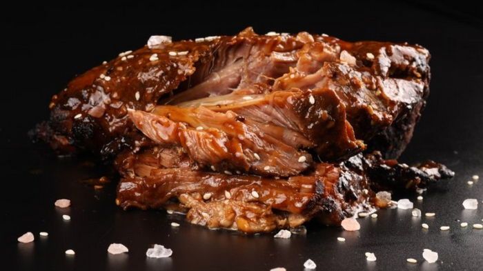 Нежнейшее мясо по простейшему рецепту. Как приготовить томленую говядину