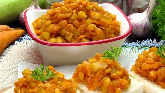 Самое простое блюдо из бюджетных продуктов: рецепт икры из кабачков