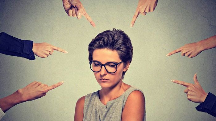 Социофобия: как она проявляется и создает проблемы Социофобия: как она проявляется и создает проблемы