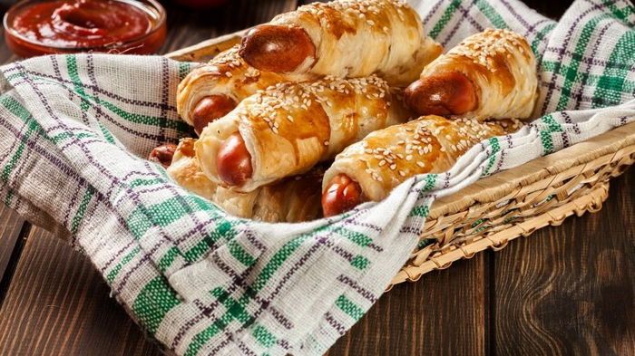 Простой рецепт сосисок в тесте для большой компании или быстрого перекуса Простой рецепт сосисок в тесте для большой компании или быстрого перекуса