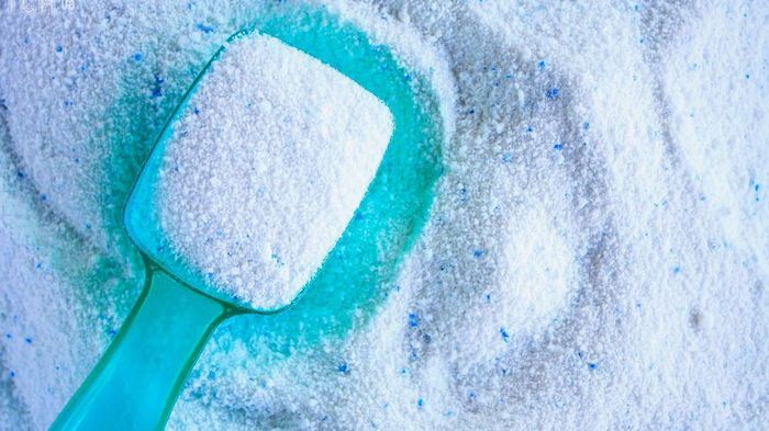 Больше не значит лучше: эксперты рассказали, сколько порошка нужно использовать при стирке