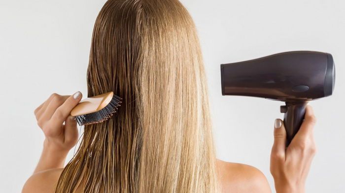 Если волосы быстро жирнеют, вы их неправильно сушите