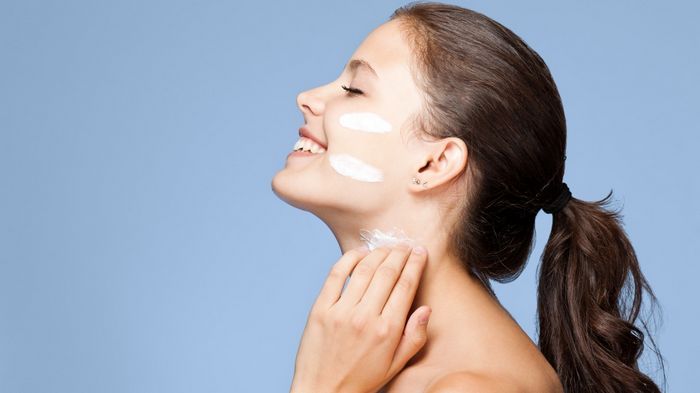 Лучшие средства по уходу за лицом: почему их важно использовать и что купить