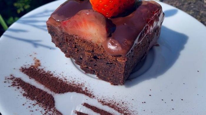 Брауни с клубникой: простой рецепт Брауни с клубникой: простой рецепт