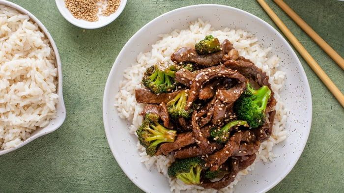 Жареная говядина с брокколи: рецепт полезного и вкусного блюда
