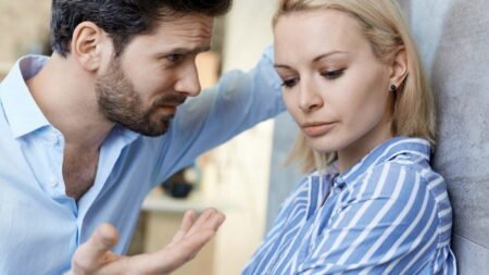 Почему муж постоянно критикует жену и как правильно реагировать: это сохранит отношения