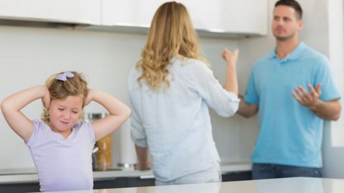 Известный психолог рассказал, почему нельзя ругаться при детях