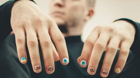 Эстетика и стиль: почему мужской маникюр это норма, а не исключение