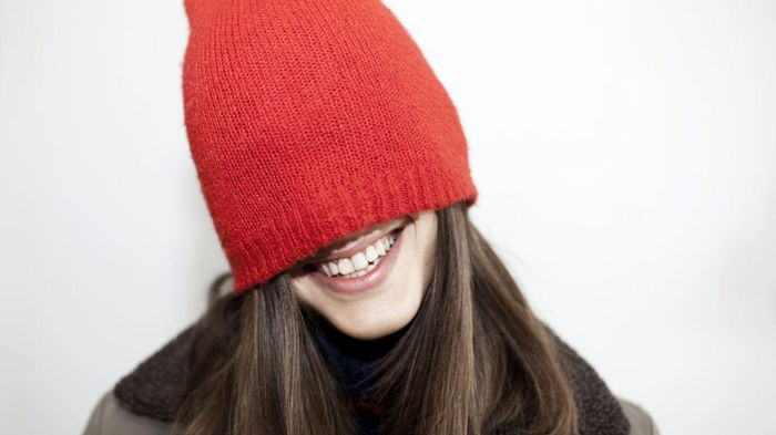 Чтобы шапка не испортила прическу: полезные лайфхаки