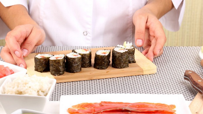 Как приготовить роллы Филадельфия в домашних условиях