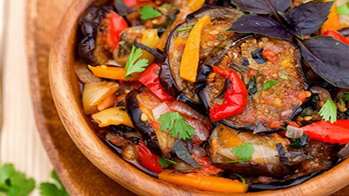 Аджапсандали: рецепт грузинской закуски из томатов, баклажан и перца Аджапсандали: рецепт грузинской закуски из томатов, баклажан и перца