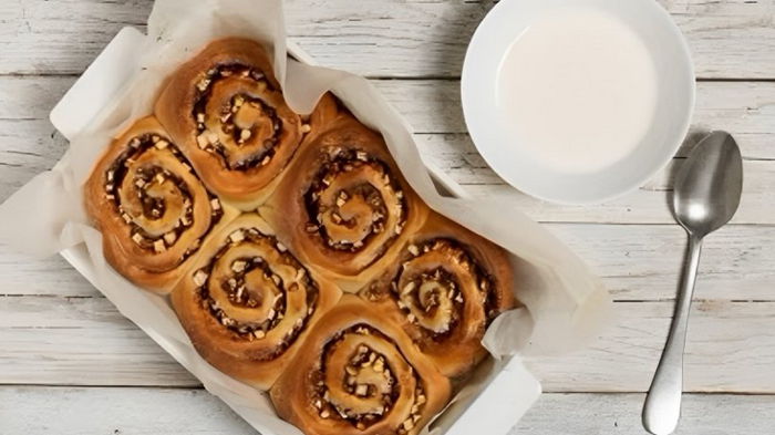 Яблочные булочки-улитки с корицей и орехами: простой рецепт вкусной выпечки Яблочные булочки-улитки с корицей и орехами: простой рецепт вкусной выпечки