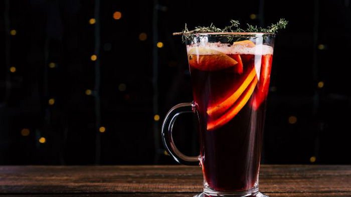 Глинтвейн полезен не всем: кому не стоит его пить и чем можно заменить Глинтвейн полезен не всем: кому не стоит его пить и чем можно заменить