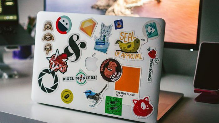 Как удалить наклейку с поверхности и не оставить следов Как удалить наклейку с поверхности и не оставить следов