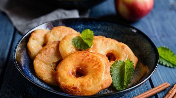 Яблоки в хрустящем кляре Яблоки в хрустящем кляре