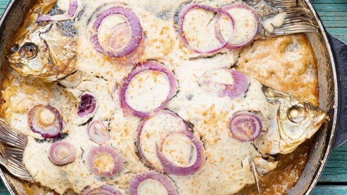 Караси в сметане: классический рецепт