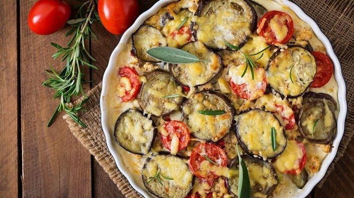 Запеченные овощи с сыром: просто, быстро и очень вкусно Запеченные овощи с сыром: просто, быстро и очень вкусно