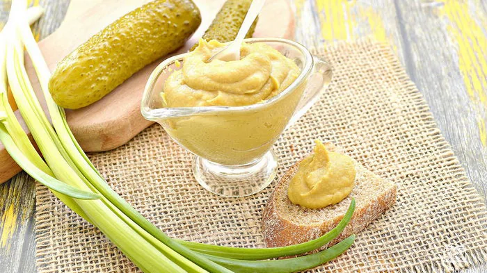 Домашняя горчица на огуречном рассоле: очень простой рецепт